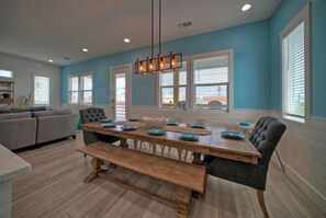 Dining - Sleeps 22! 2 Homes | Priv Pool, Putting Green, Bar, Deck, Prime Port A Location (Port Aransas)
