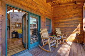 Terrace/patio - Hot Tub, Game Room, Views | Near Pigeon Forge | Four Bears Lodge by AvantStay (Sevierville)