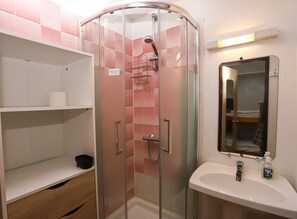 Shower, hair dryer - St Cyprien cozy apartment by the sea with swimming pool (Saint-Cyprien)