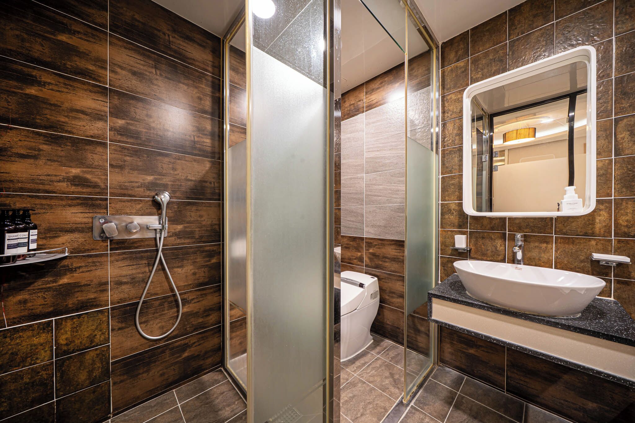 Deluxe Room, Non Smoking | Bathroom