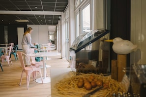 Päivittäinen buffetaamiainen (14.50 EUR per henkilö)