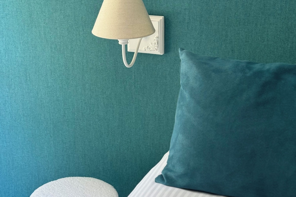 Habitació clàssica, vistes al jardí | Caixa forta a l'habitació, habitacions insonoritzades i wifi gratuïta