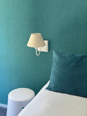 Classic Room, Garden View | 1 bedroom, in-room safe, soundproofing, free WiFi