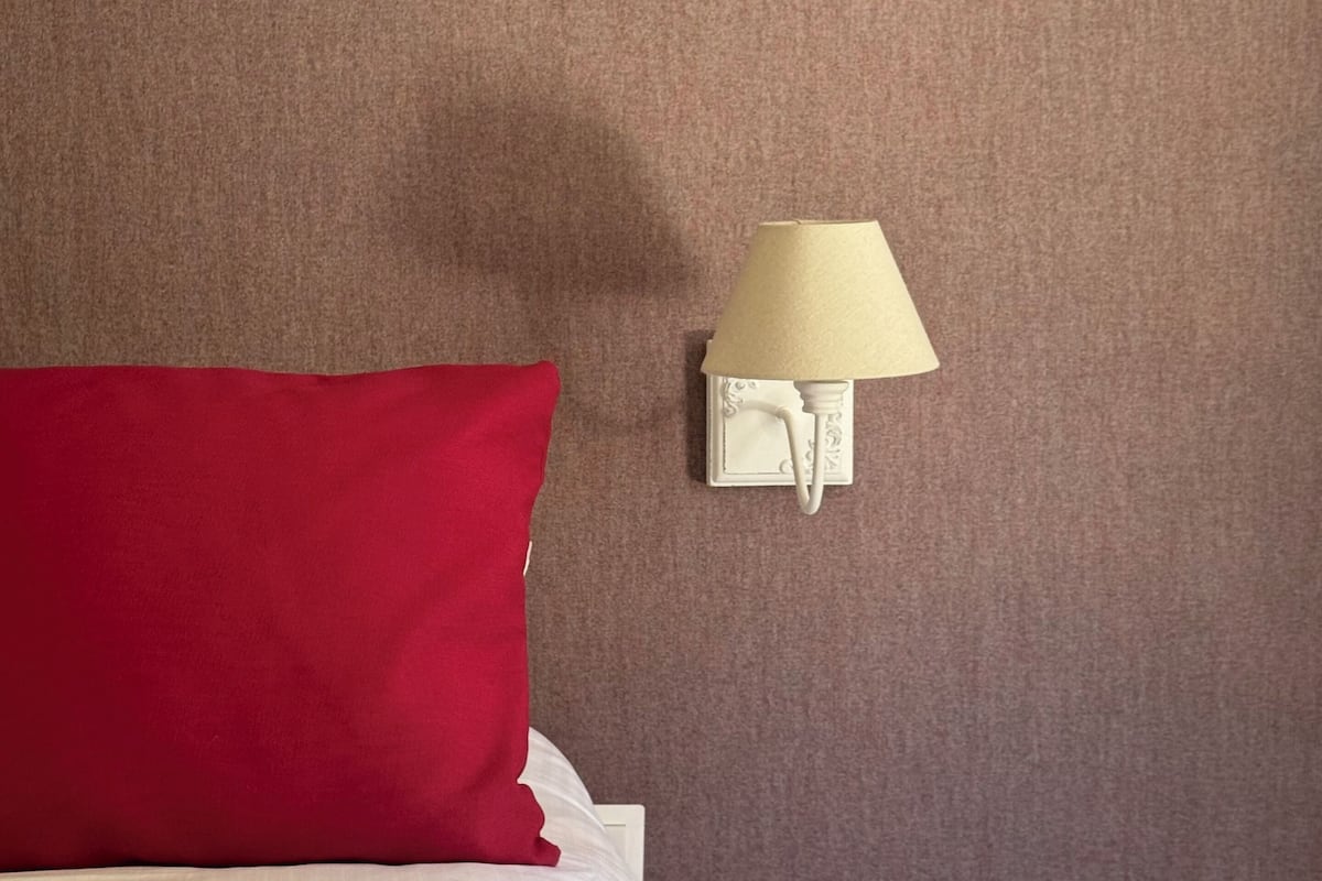 Comfort Room, Harbor View | 1 bedroom, in-room safe, soundproofing, free WiFi