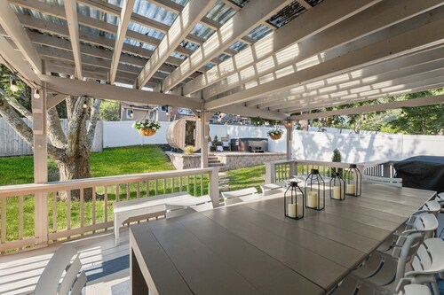 LuxEscape | HotTub+Sauna, GameRm, Firepit, Playset