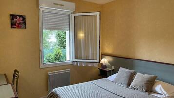 Classic Double Room | Desk, free WiFi