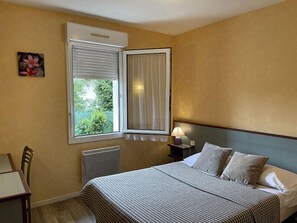 مكتب وواي فاي مجانًا