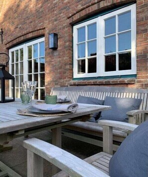 Outdoor dining - Exclusive thatched-roof house in Keitum (Keitum)