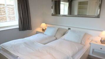 3 bedrooms, iron/ironing board, free WiFi