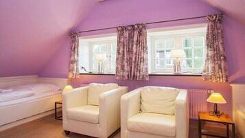 3 bedrooms, iron/ironing board, internet