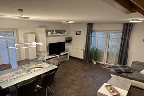 Smart TV, fireplace, DVD player - Annalena's holiday home Hooksiel (Hooksiel)