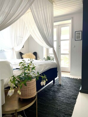 3 bedrooms, iron/ironing board, free WiFi