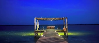 7BR Beautiful Waterfront Villa - Perfect Getaway