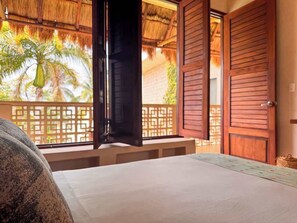 7 bedrooms, iron/ironing board, WiFi, bed sheets - Villa Muyal | 7BR | Waterfront Getaway (Calderitas)