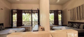 7BR Beautiful Waterfront Villa - Perfect Getaway