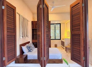 7 bedrooms, iron/ironing board, WiFi, bed sheets - Villa Muyal | 7BR | Waterfront Getaway (Calderitas)