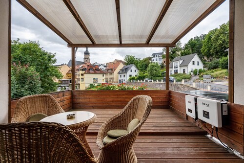 Ferienwohnung 'Am Residenzschloss' mit großer Terrasse und Wi-Fi