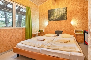 2 bedrooms, WiFi, bed sheets