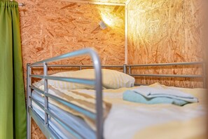 2 bedrooms, WiFi, bed sheets - Bungalow '-Waldgrün-' with Private Terrace and Shared Garden (Lychen)