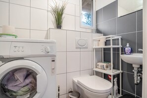 Shower, towels