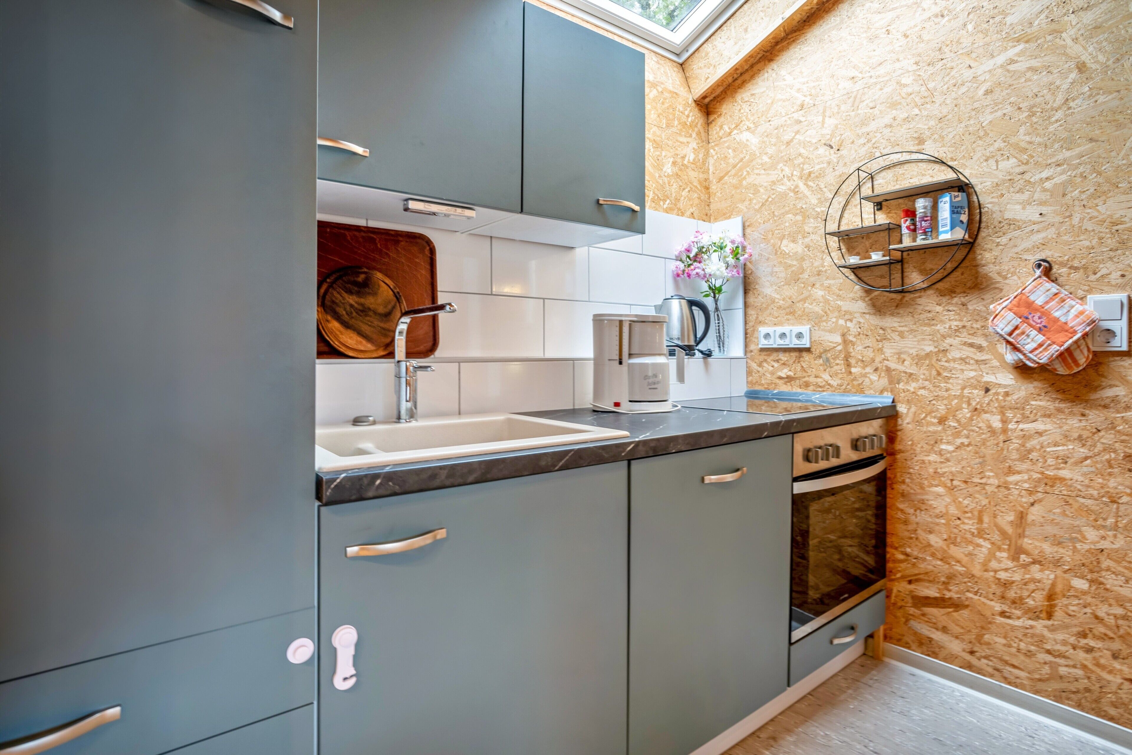 Frigorifero, forno, piano cottura, lavastoviglie