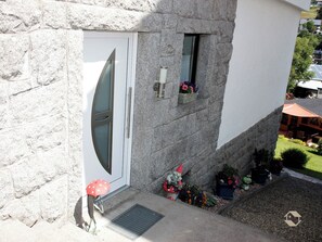 Exterior detail - Apartment '73qm' with Mountain View, Shared Garden and Wi-Fi (Schonach im Schwarzwald)