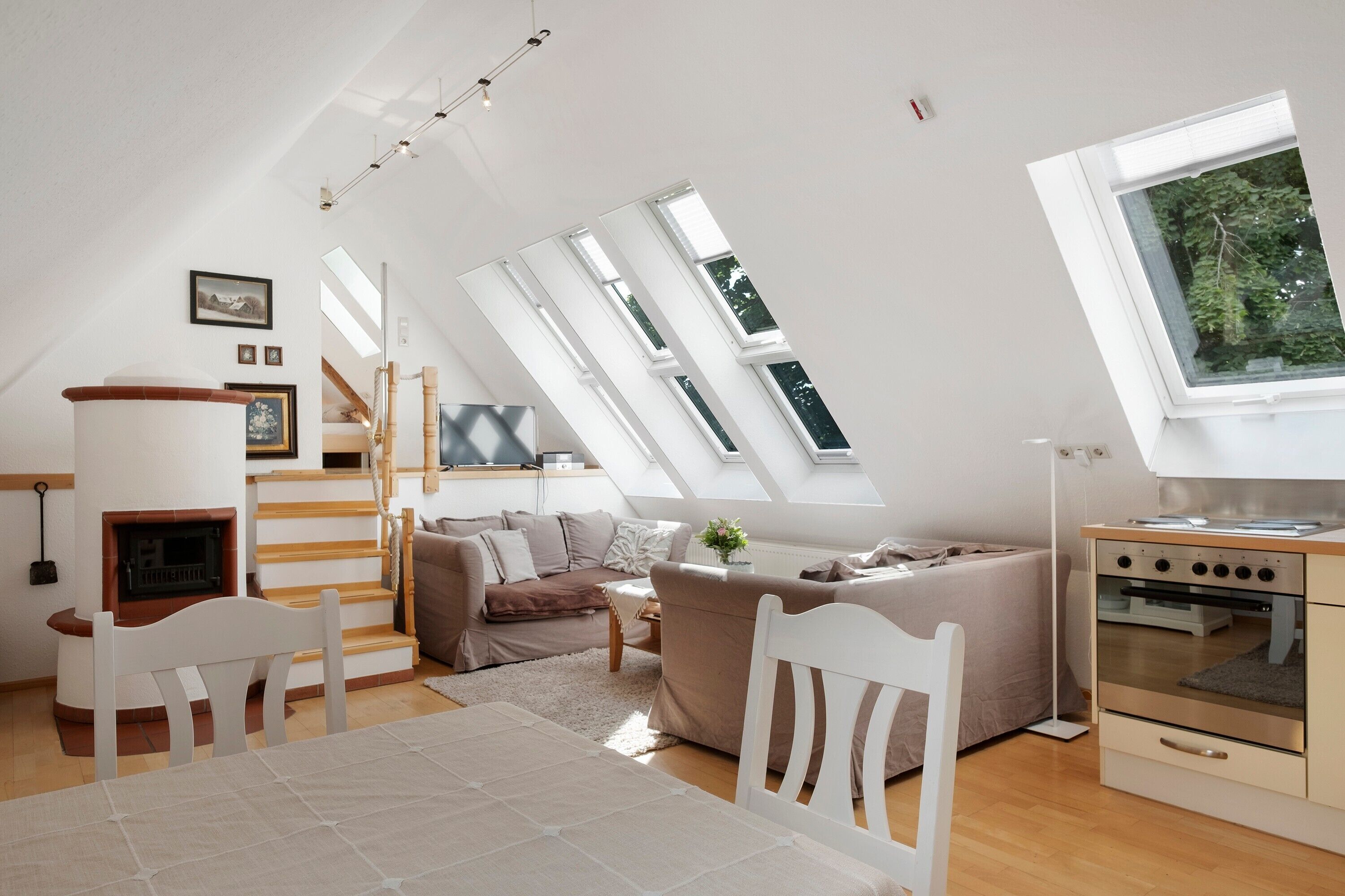 Televisie en een open haard