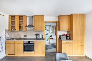 Fridge, microwave, oven, stovetop - Apartment 'Leas' with Wi-Fi (Aichen)