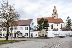 المنشأة من الخارج