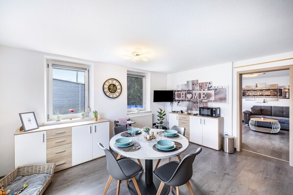 Dining - Apartment 'Leas' with Wi-Fi (Aichen)