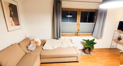 Ferienwohnung 'Mizi' mit Bergblick, Balkon und Wi-Fi