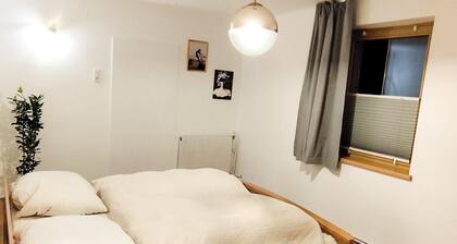 Ferienwohnung 'Mizi' mit Bergblick, Balkon und Wi-Fi