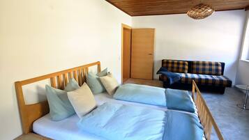 2 bedrooms, free WiFi, bed sheets