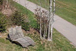 Property grounds - Apartment 'Gartenblick' with Mountain View, Private Terrace and Wi-Fi (Schramberg)