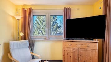 TV, DVD player, stereo