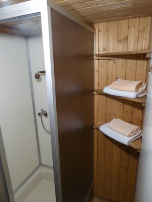 Dusj og hårføner