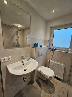 Suihku, hiustenkuivaaja