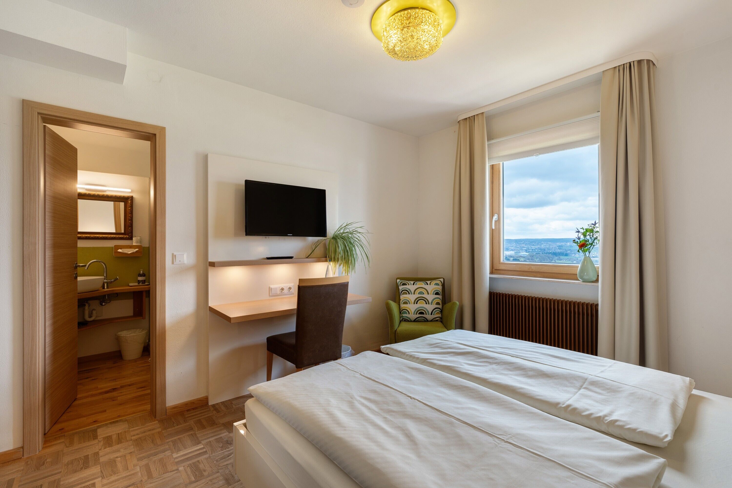 1 bedroom, free WiFi, bed sheets