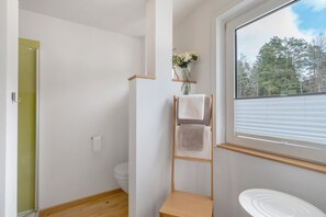 Bruser, hårtørrer, håndklæder