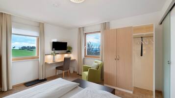 1 bedroom, free WiFi, bed sheets