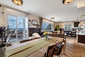 Dining - Room 'Doppelzimmer 6 Premium' with Shared Terrace, Shared Garden and Wi-Fi (Dornstetten)