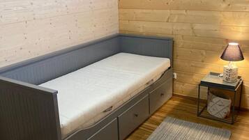 2 bedrooms, WiFi, bed sheets