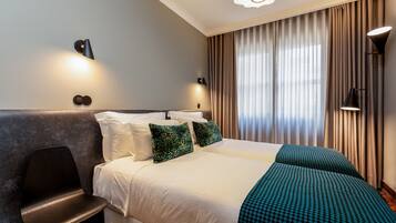 4 bedrooms, iron/ironing board, free WiFi