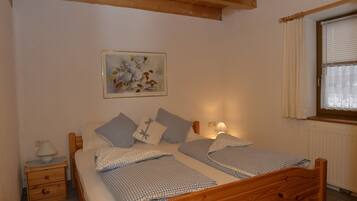 1 chambre, fer et planche Ă repasser