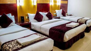 1 bedroom, desk, WiFi, bed sheets