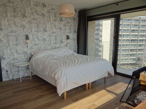 Classic Apartment, 4 Bedrooms | 7 bedrooms, individually furnished - Apartment in Estartit With sea Beach (Nieuwpoort)