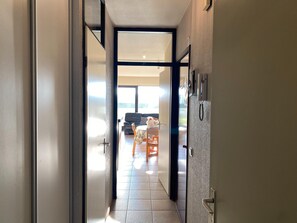 Comfort Apartment, 3 Bedrooms | Interior