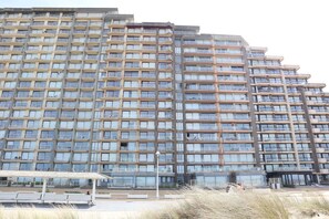 Elite Apartment, 2 Bedrooms | Exterior - Apartment in Nieuwpoort With sea View (Nieuwpoort)