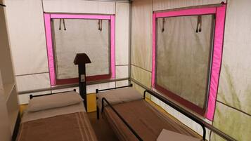 Barraca básica, varanda | 2 quartos