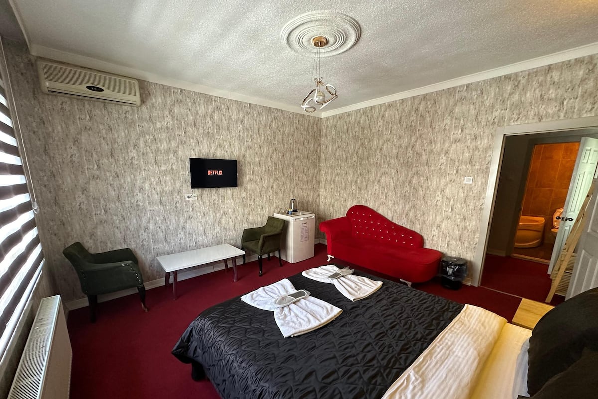 Deluxe Studio Suite, Garden View